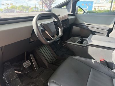 2024 Tesla Cybertruck - Photo 9