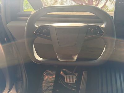 2024 Tesla Cybertruck - Photo 12
