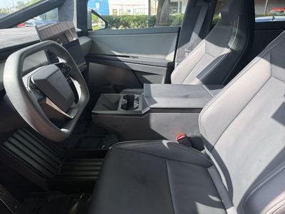 2024 Tesla Cybertruck - Photo 11