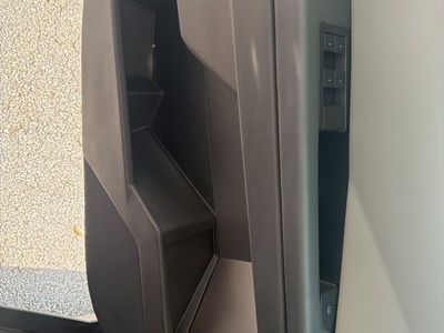 2024 Tesla Cybertruck - Photo 13