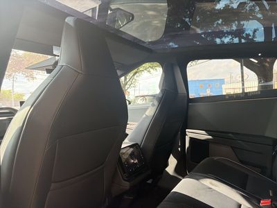 2024 Tesla Cybertruck - Photo 14