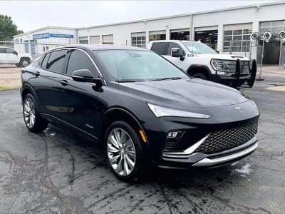 2024 Buick Envista Avenir in Ebony Twilight Metallic — front three-quarter view