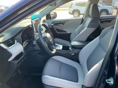 2024 Toyota RAV4 — photo 9 view