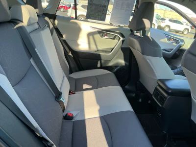 2024 Toyota RAV4 — photo 18 view