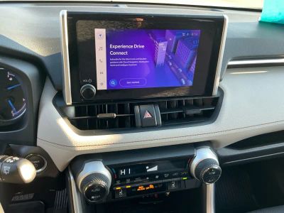 2024 Toyota RAV4 — photo 11 view