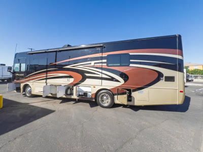 2015 Thor Motor Coach PALAZZO — photo 28 view