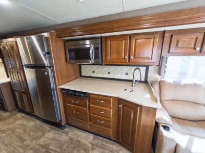 2015 Thor Motor Coach PALAZZO — photo 10 view