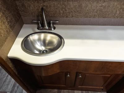 2015 Thor Motor Coach PALAZZO — photo 13 view