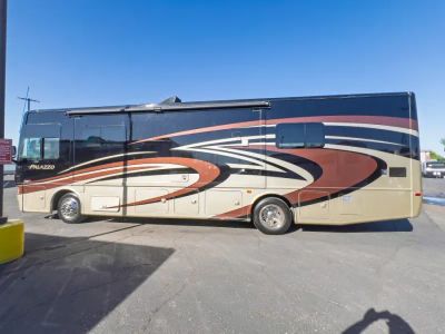 2015 Thor Motor Coach PALAZZO — photo 27 view
