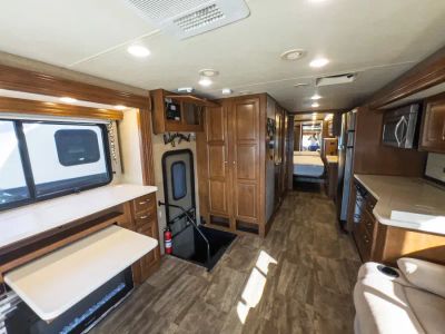 2015 Thor Motor Coach PALAZZO — photo 8 view