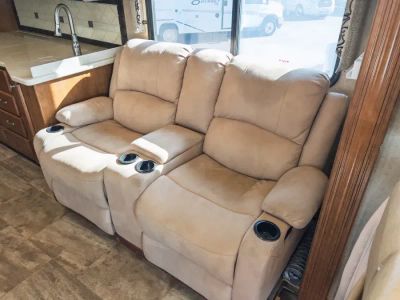 2015 Thor Motor Coach PALAZZO — photo 7 view