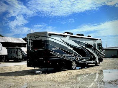 2020 Fleetwood Bounder — side profile view