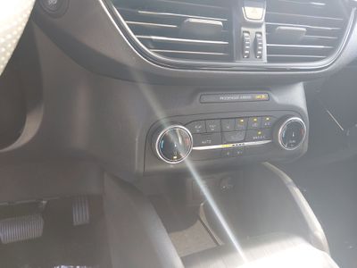2025 Ford Escape — photo 13 view