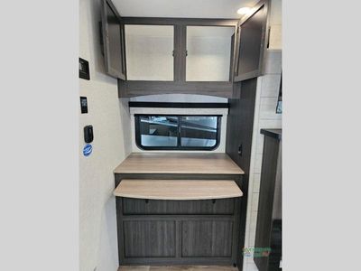 2026 Venture RV SportTrek - Photo 32