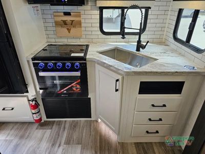 2026 Venture RV SportTrek - Photo 13