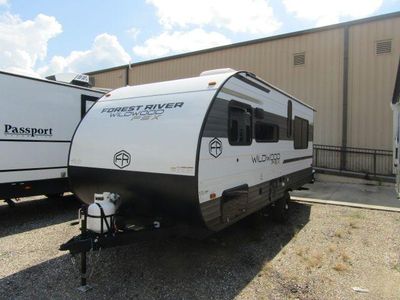 2025 Forest River Wildwood Fsx — rear three-quarter view