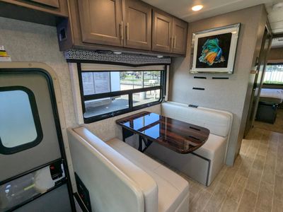 2021 Thor Motor Coach Omni - Photo 24