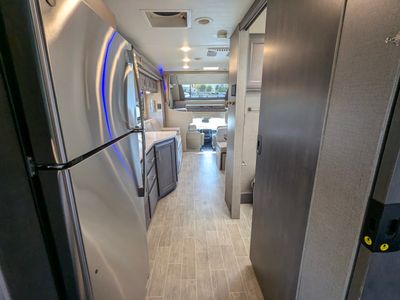 2021 Thor Motor Coach Omni - Photo 21