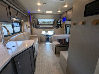 2021 Thor Motor Coach Omni - Photo 12
