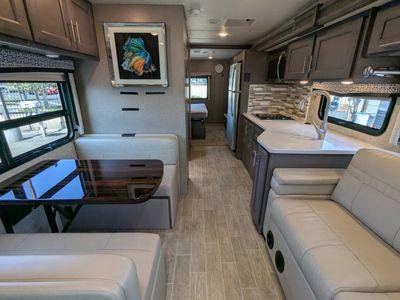 2021 Thor Motor Coach Omni - Photo 6