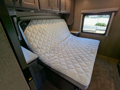 2021 Thor Motor Coach Omni - Photo 18