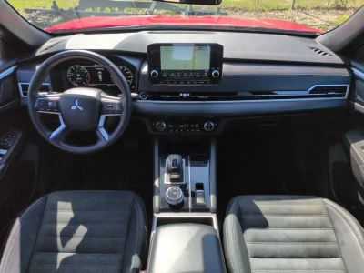 2023 Mitsubishi Outlander - Photo 23