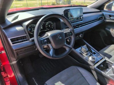 2023 Mitsubishi Outlander - Photo 28