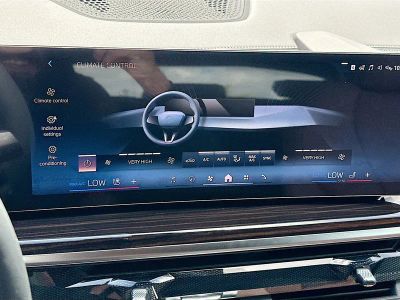 2026 BMW X5 — photo 12 view