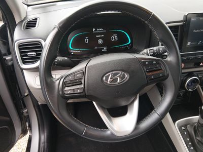 2025 Hyundai Venue — photo 12 view