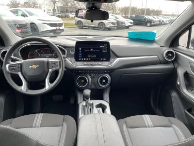 2025 Chevrolet Blazer — photo 16 view
