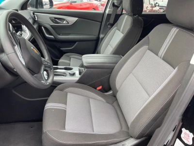 2025 Chevrolet Blazer — photo 9 view