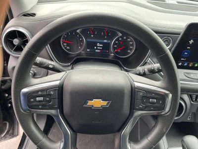 2025 Chevrolet Blazer — photo 11 view