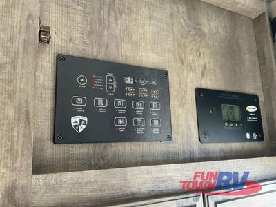 2023 Venture RV SportTrek Touring Edition - Photo 34