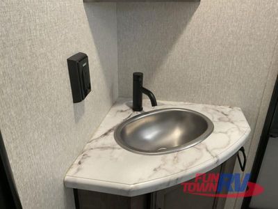 2023 Venture RV SportTrek Touring Edition - Photo 36