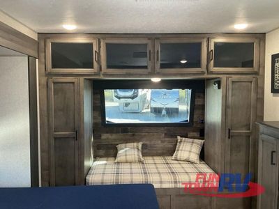 2023 Venture RV SportTrek Touring Edition - Photo 46