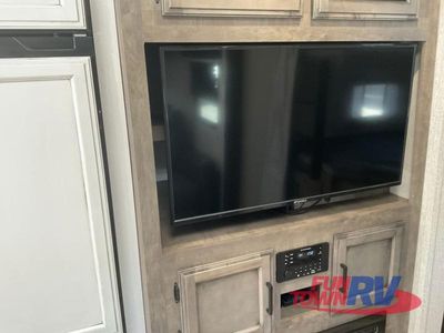 2023 Venture RV SportTrek Touring Edition - Photo 32