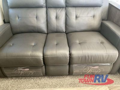 2023 Venture RV SportTrek Touring Edition - Photo 30