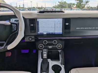 2024 Ford Bronco — photo 13 view