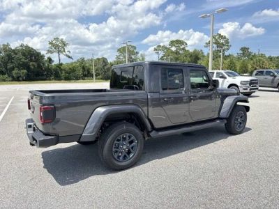 2026 Jeep Gladiator — side profile view