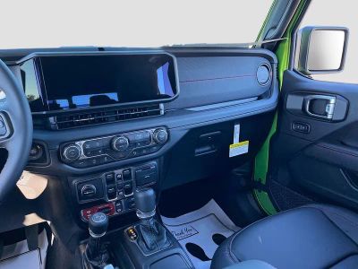 2026 Jeep Gladiator — photo 21 view