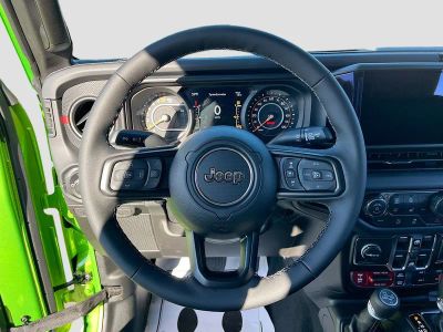 2026 Jeep Gladiator — photo 11 view
