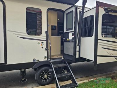 2026 Venture RV SportTrek Touring Edition — photo 9 view