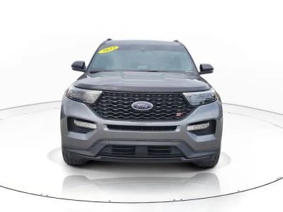 2023 Ford Explorer — side profile view