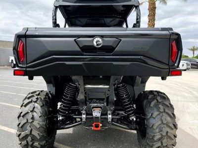 2025 Can-Am Commander MAX XT 700 - Photo 6
