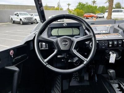 2025 Can-Am Commander MAX XT 700 - Photo 12