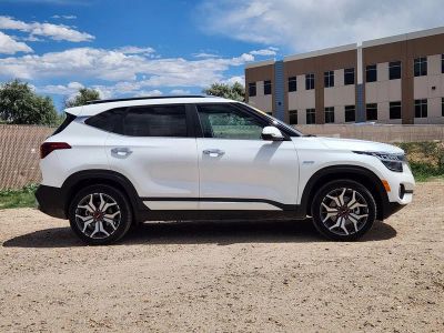 2023 Kia Seltos — side profile view