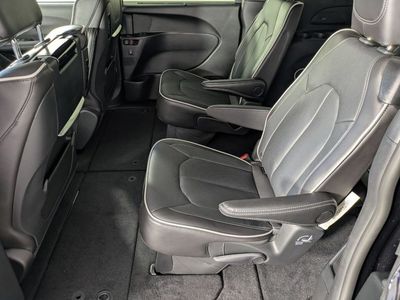 2026 Chrysler Pacifica - Photo 14
