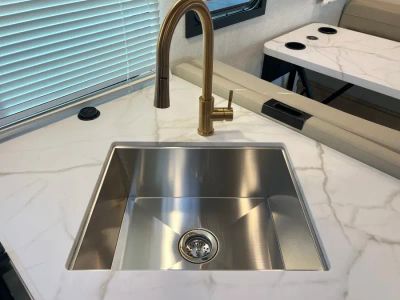 2027 Thor Motor Coach CHATEAU — photo 11 view