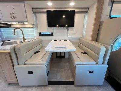 2027 Thor Motor Coach CHATEAU — photo 7 view
