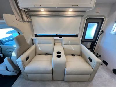 2027 Thor Motor Coach CHATEAU — photo 15 view